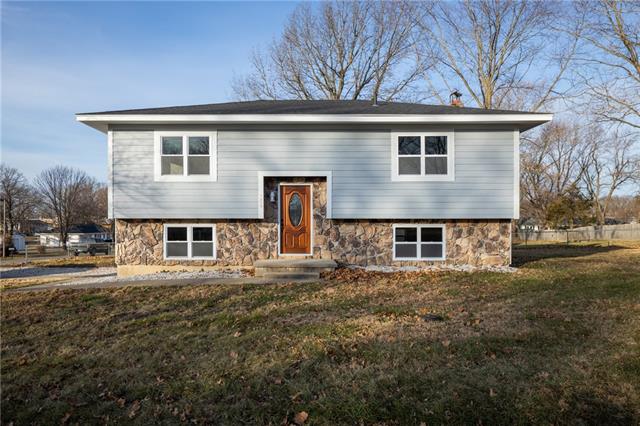 306 South Hw W, Smithton, MO 65350