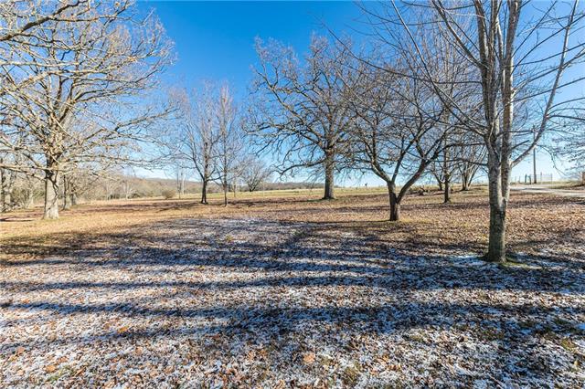 4325 S 82nd Rd, Bolivar, MO 65613