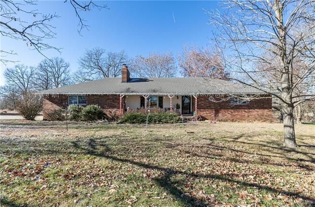 4325 S 82nd Rd, Bolivar, MO 65613