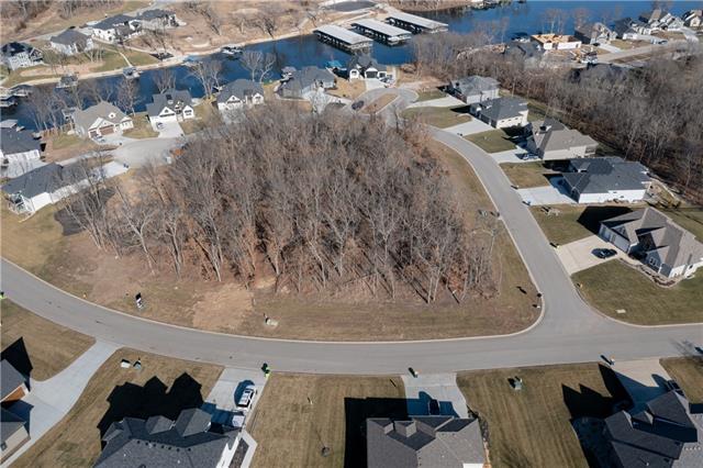 21 Bison Falls Cir, Lake Winnebago, MO 64034
