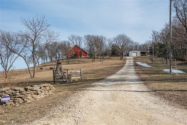 12156 S Stanley Rd, Overbrook, KS 66524