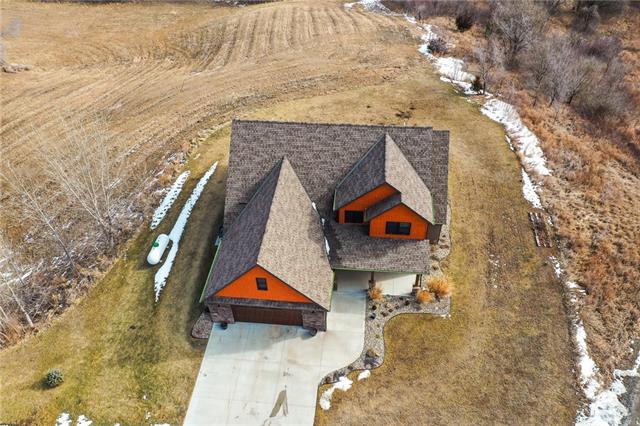 2078 167th Rd, Wathena, KS 66090