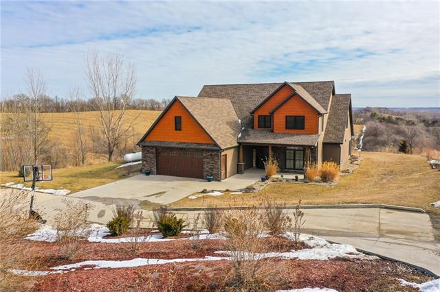 2078 167th Rd, Wathena, KS 66090