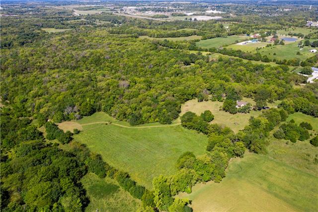 32332 W 97th Ter, De Soto, KS 66018