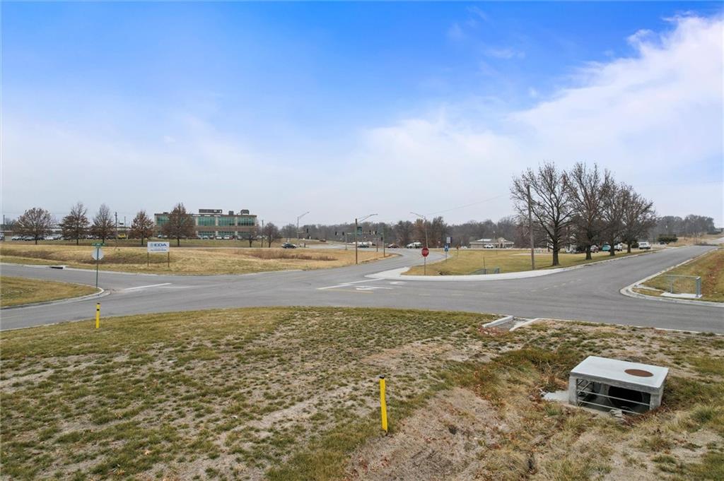 Meadowlark Ln, Excelsior Springs, MO 64024
