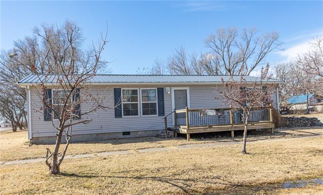 209 S 3rd St, Blue Mound, KS 66010