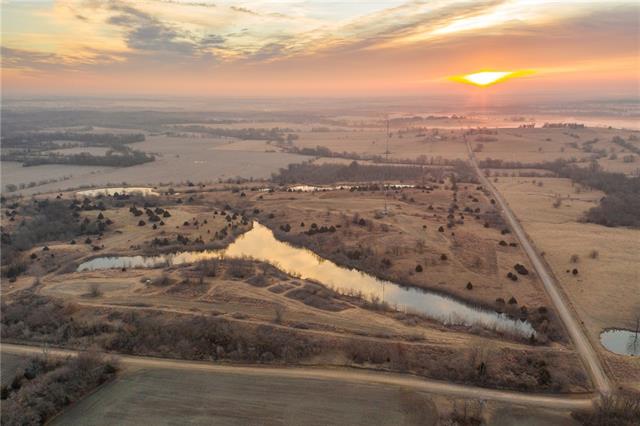 000 Nw 901 Rd, Clinton, MO 64735