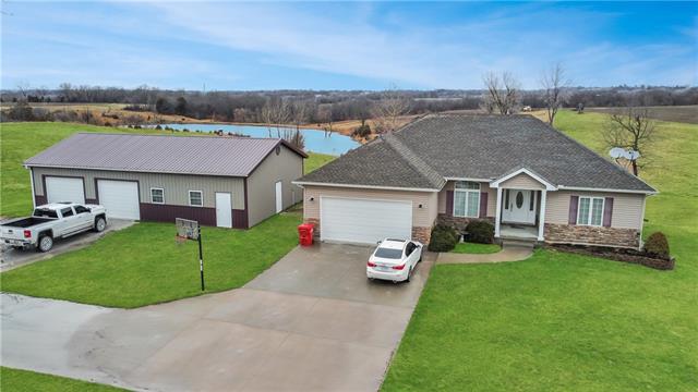 10523 Howe Rd, Lexington, MO 64067