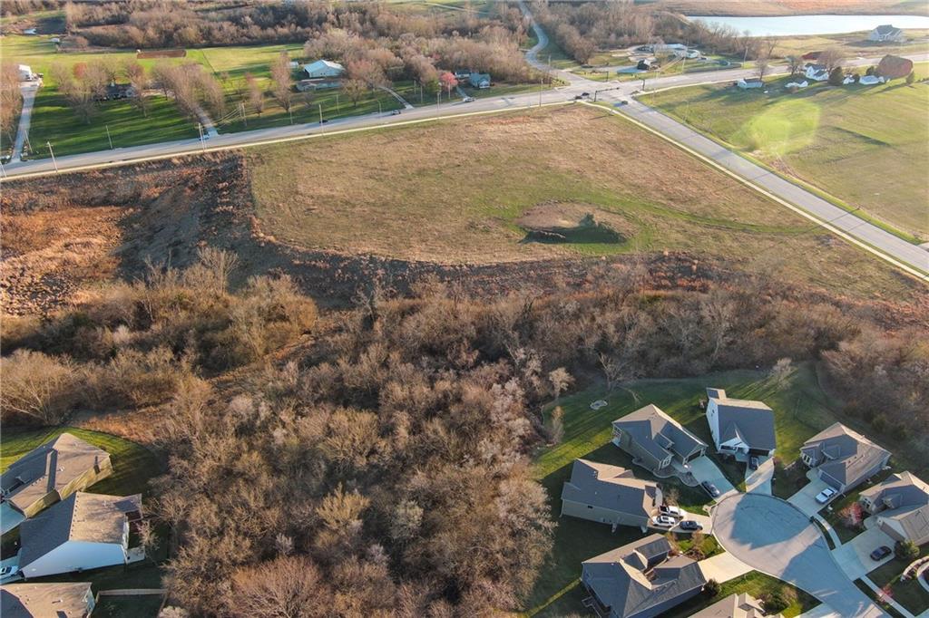 1964 Eisenhower Rd, Leavenworth, KS 66048