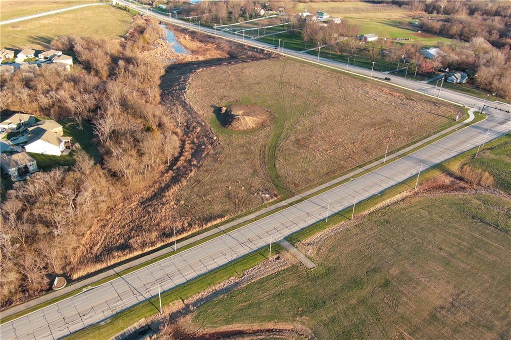 1964 Eisenhower Rd, Leavenworth, KS 66048