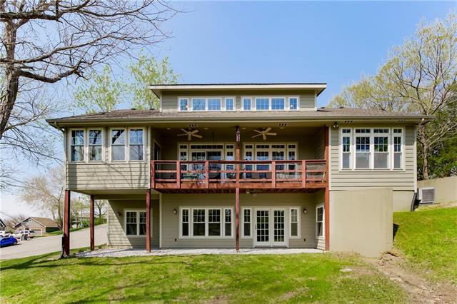 6888 Shawnee Cir, Ozawkie, KS 66070