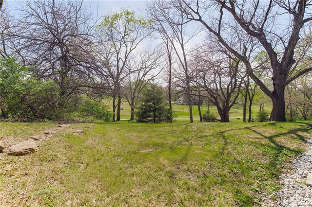 6888 Shawnee Cir, Ozawkie, KS 66070