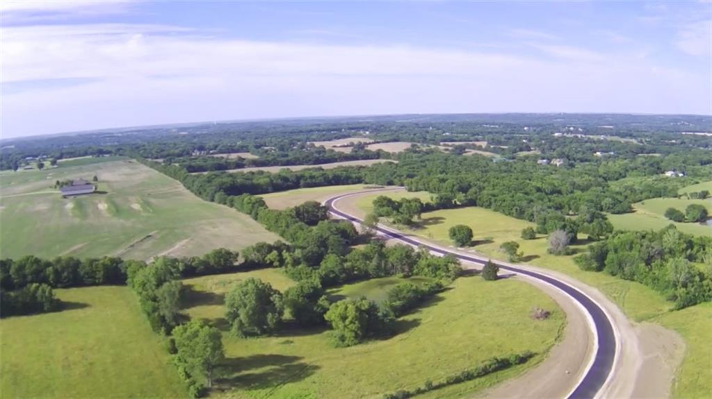 10408 S Cedar Ridge Trl, Oak Grove, MO 64029