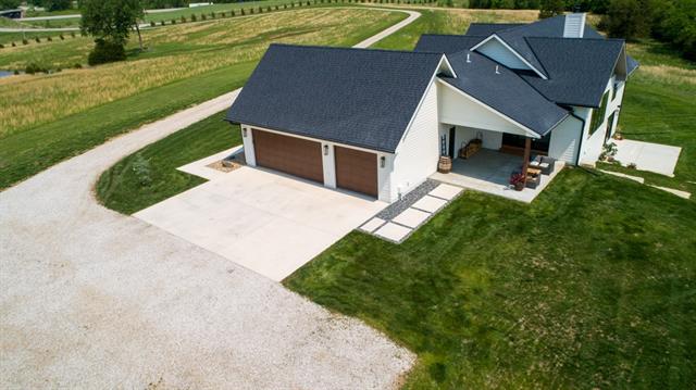 12121 Riverview Ave, Bonner Springs, KS 66012