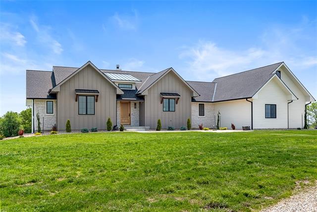 12121 Riverview Ave, Bonner Springs, KS 66012