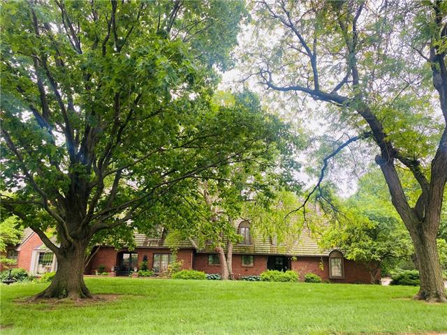8 Stonecrest St, St Joseph, MO 64506