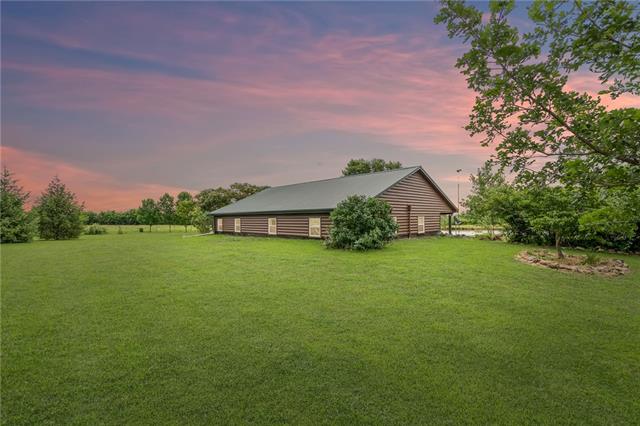 191 SE 1300th Rd, Leeton, MO 64761