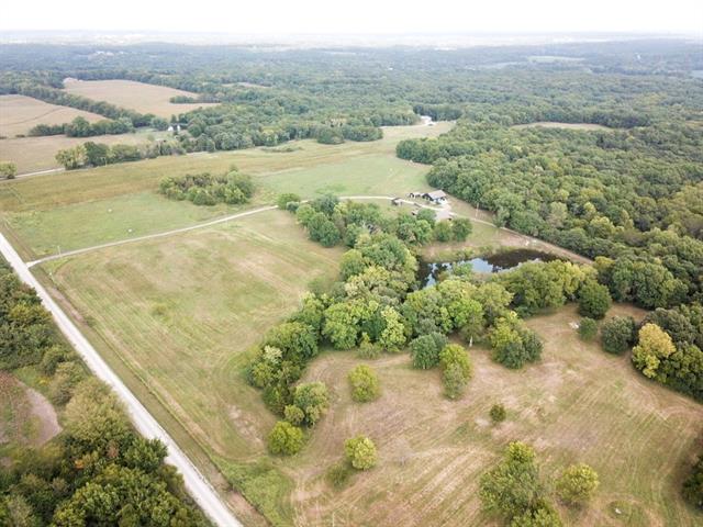 763 371 Rd SE, Leeton, MO 64761