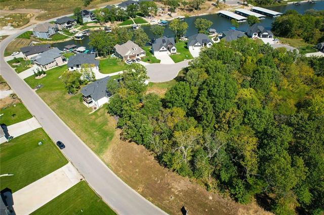 29 Bison Falls Cir, Lake Winnebago, MO 64034