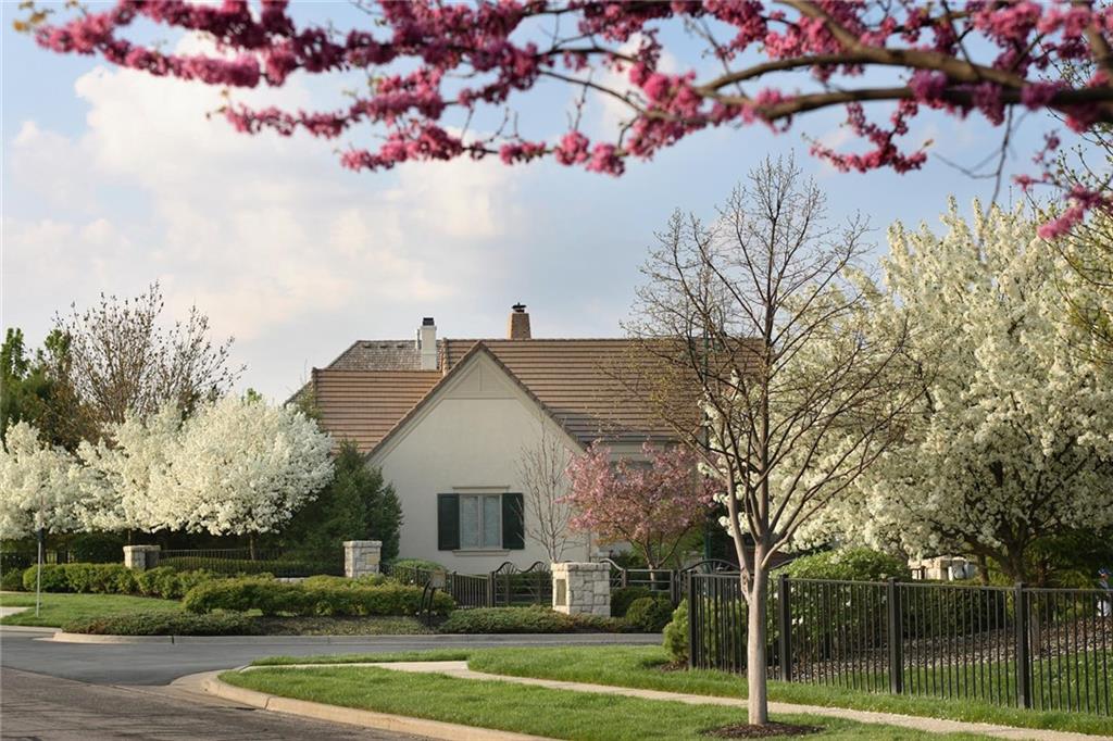 2103 W 116 St, Leawood, KS 66211