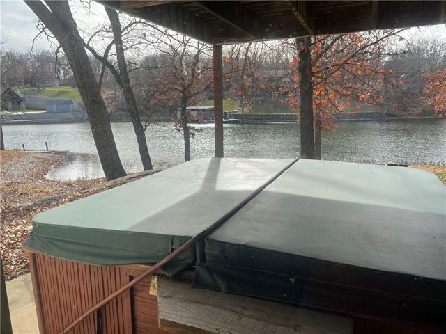 272 Lake Viking Ter, Gallatin, MO 64640