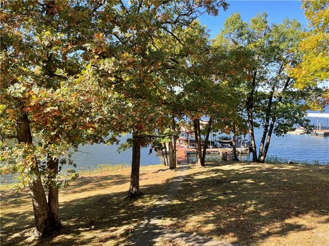 272 Lake Viking Ter, Gallatin, MO 64640