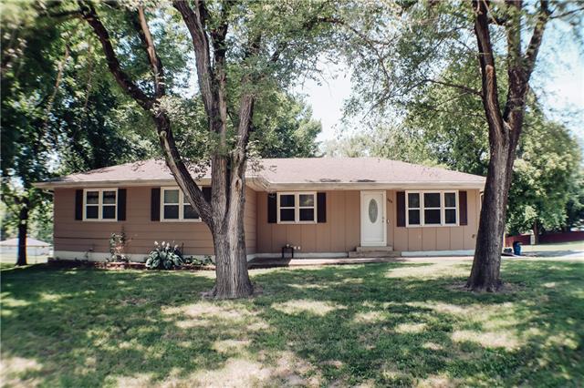 300 S Hw W, Smithton, MO 65350