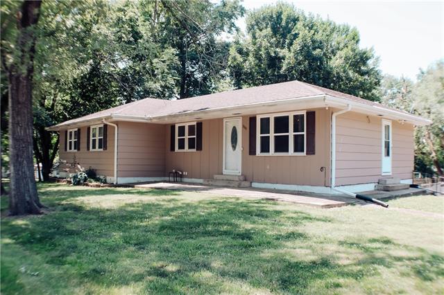 300 S Hw W, Smithton, MO 65350