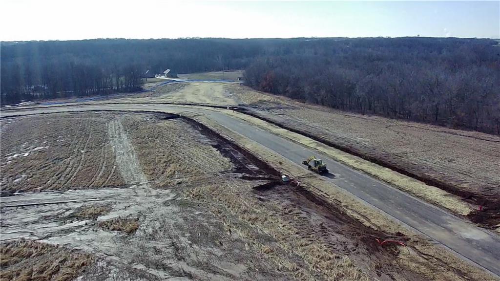 14409 Stringtown Ct, Lake Lotawana, MO 64086