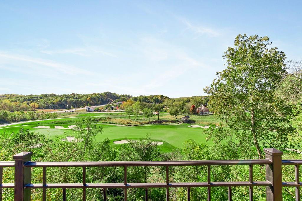 6446 N National Dr, Parkville, MO 64152