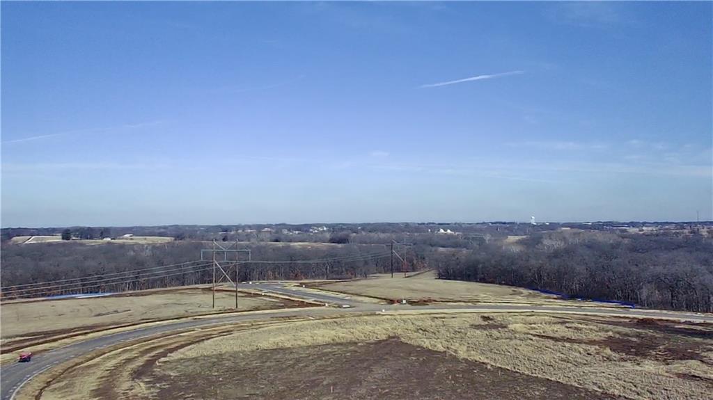 14506 Stringtown Dr, Lake Lotawana, MO 64086
