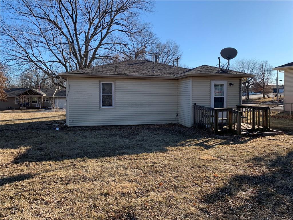 104 E Saint Joseph Ave, Stewartsville, MO 64490