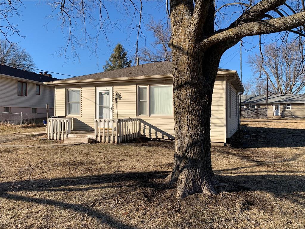 104 E Saint Joseph Ave, Stewartsville, MO 64490