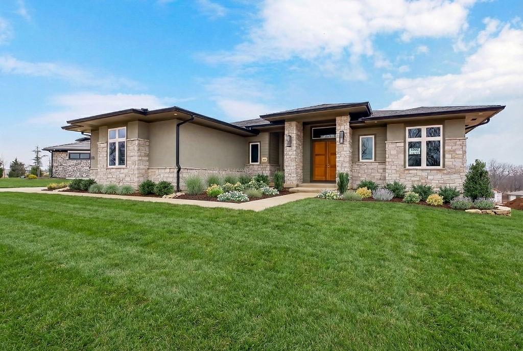 2805 W 175th Pl, Overland Park, KS 66085