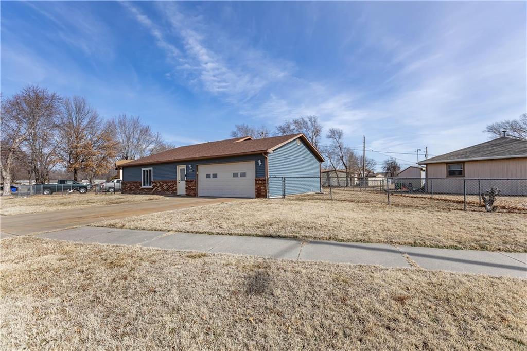1350 Parkside Dr, Junction City, KS 66441