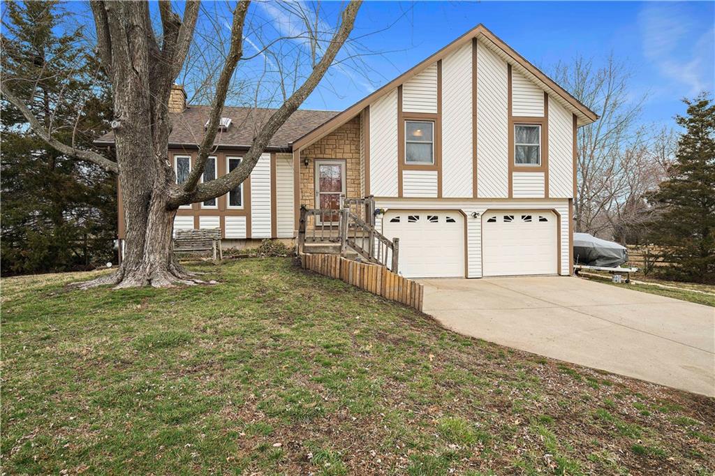 6500 W 202nd Ter, Bucyrus, KS 66013