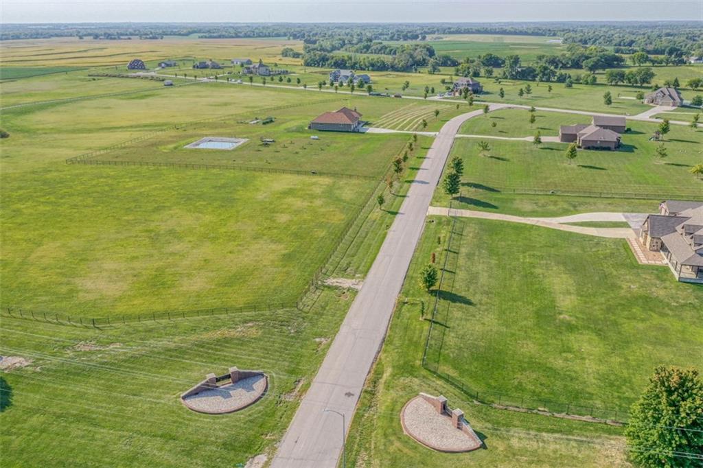1240 E 188th Ter, Pleasant Hill, MO 64080