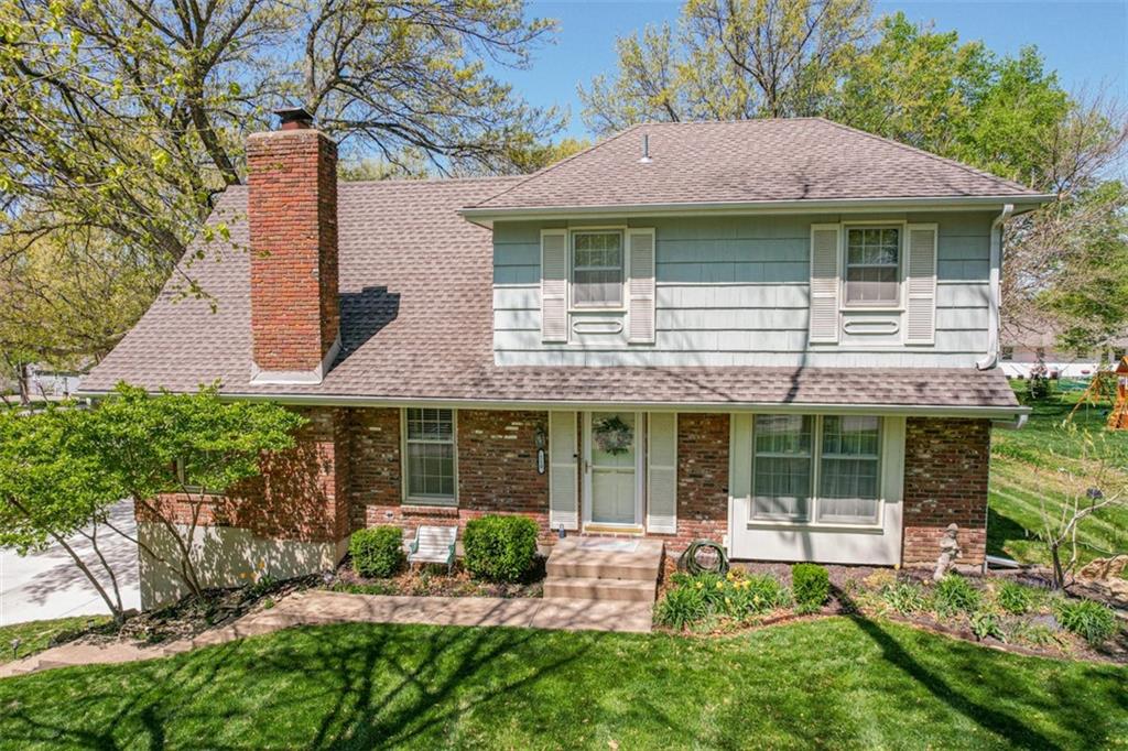 110 Cayuga Ln, Lake Winnebago, MO 64034