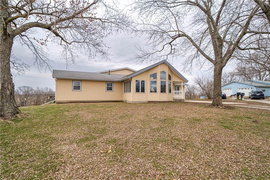 9724 SW Taylor Rd, Stewartsville, MO 64490