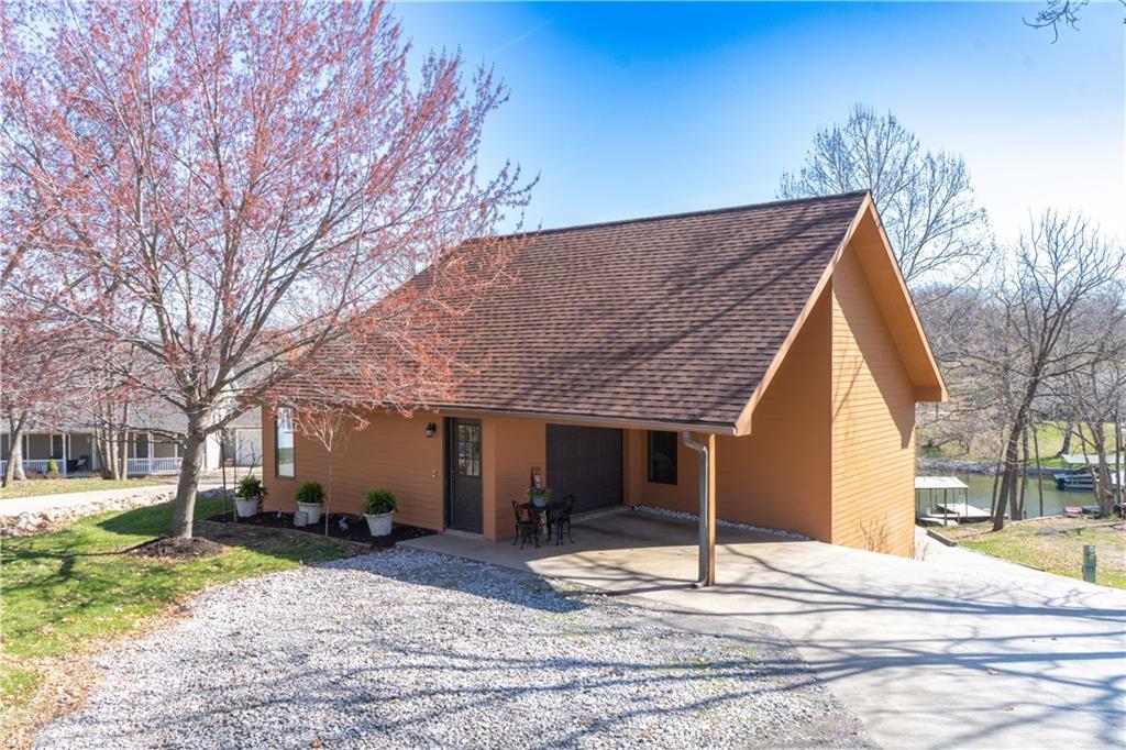 486 Lake Viking Ter, Gallatin, MO 64640