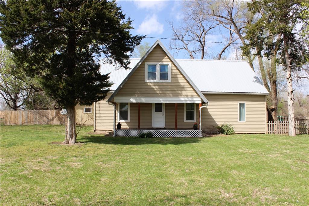 12400 SW Bluff Rd, Rushville, MO 64484