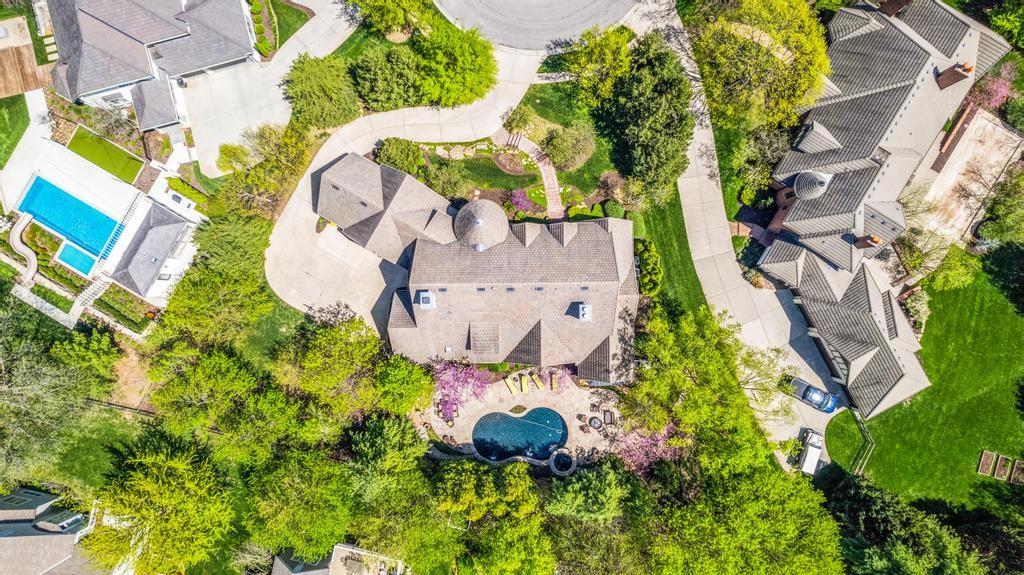 4215 W 113th St, Leawood, KS 66211