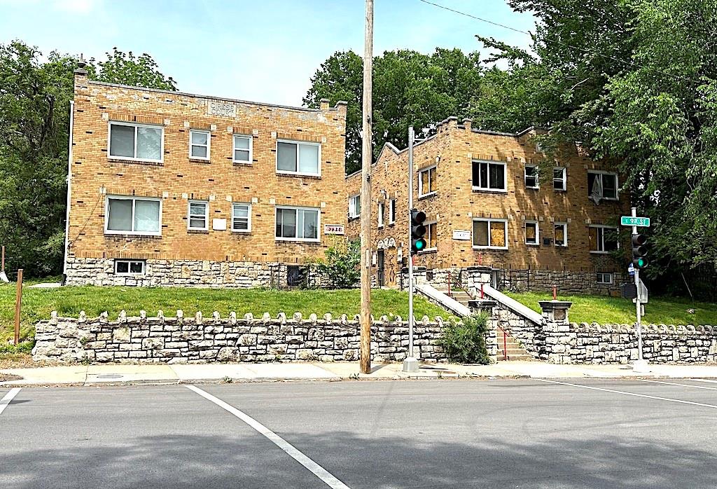 3430 E 9th St, Kansas City, MO 64124