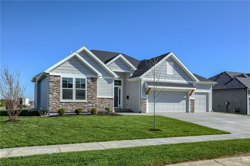 32290 W 165th St, Gardner, KS 66030