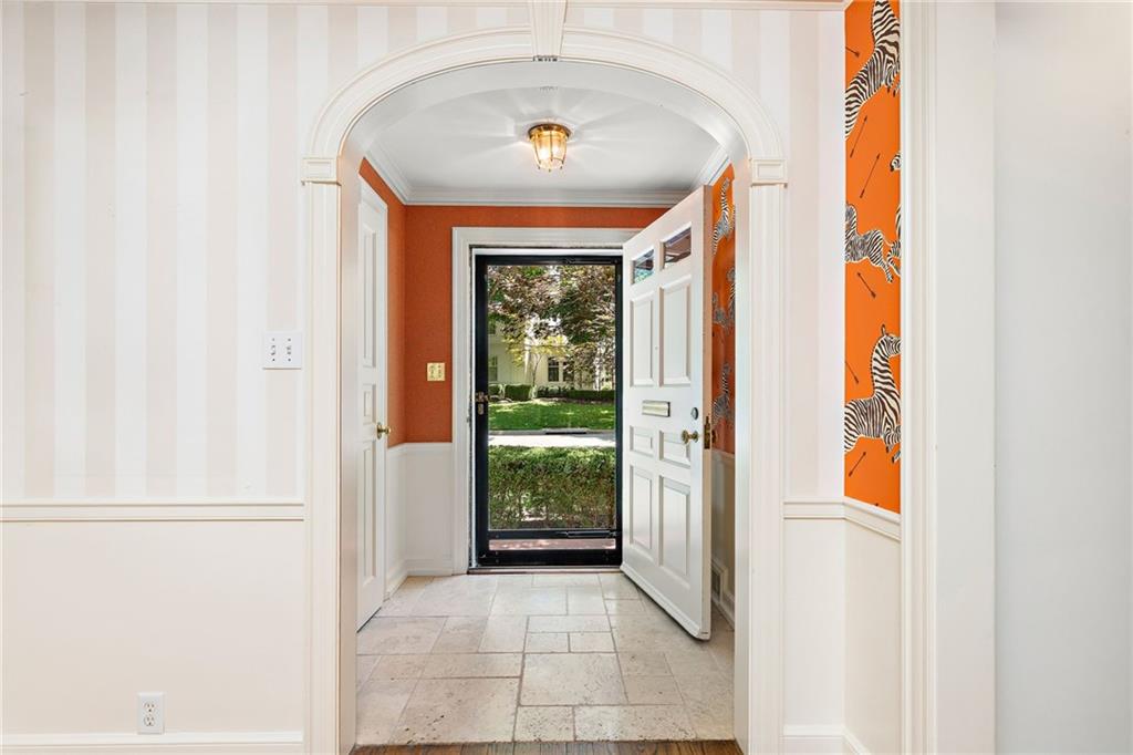 5345 Mission Woods Rd, Mission Woods, KS 66205