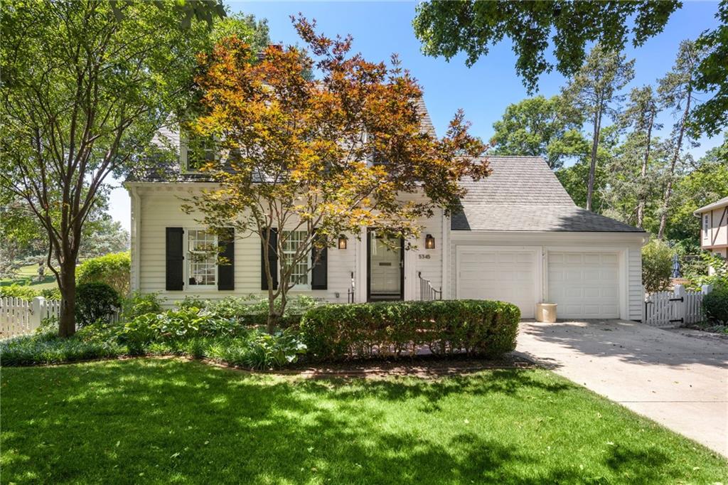 5345 Mission Woods Rd, Mission Woods, KS 66205