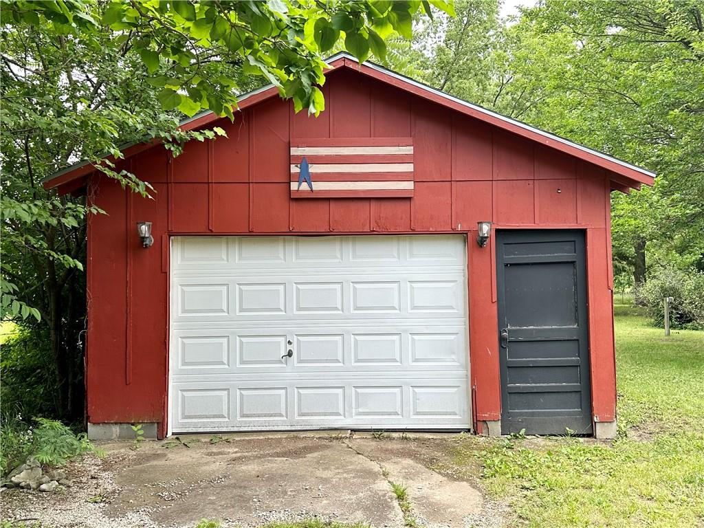 12775 SW Spring St, Hume, MO 64752
