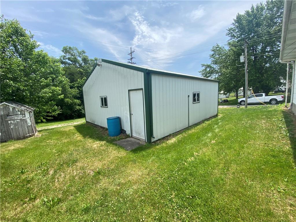 102 E 3rd St, Grant City, MO 64456