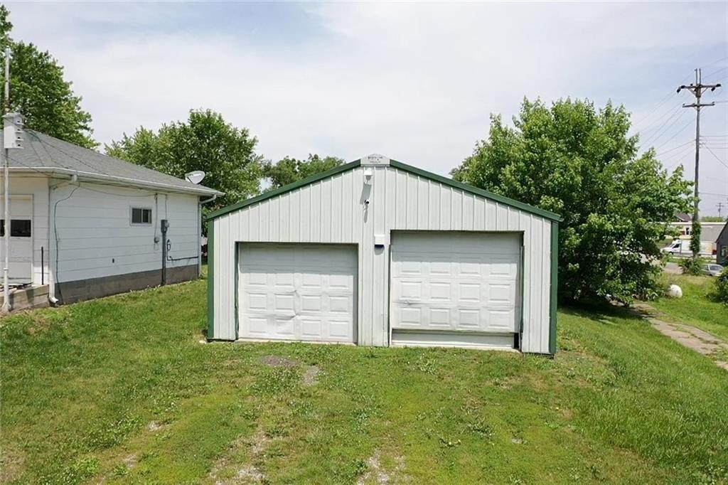 102 E 3rd St, Grant City, MO 64456