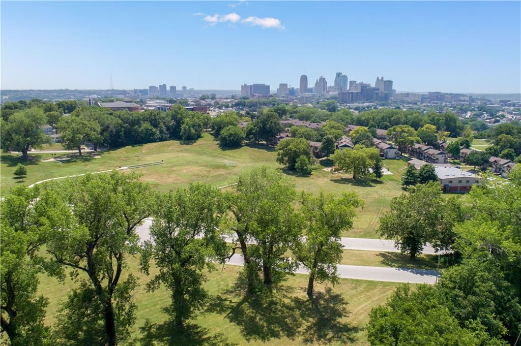 1833 Pendleton Ave, Kansas City, MO 64124